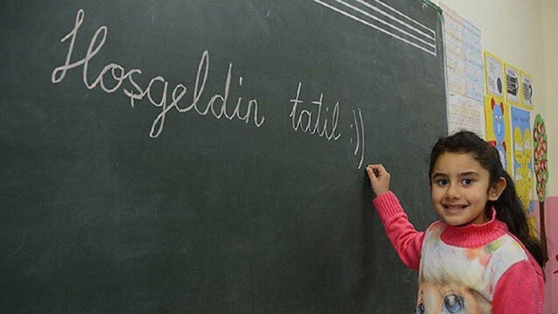 İlçe Milli Eğitim Müdürümüz Sayın Deniz ARSLAN'dan ''Yarıyıl Tatili'' Mesajı